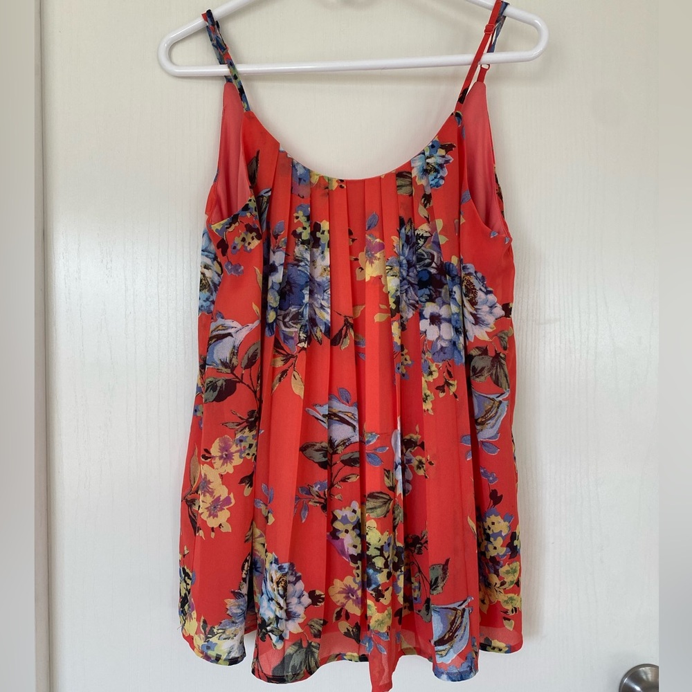 Doe & Rae red floral top - Picture 2 of 4